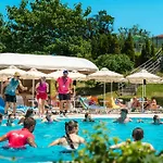 מלון Festa Panorama 4*