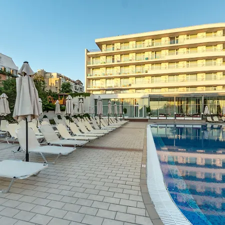 Хотел феста панорама